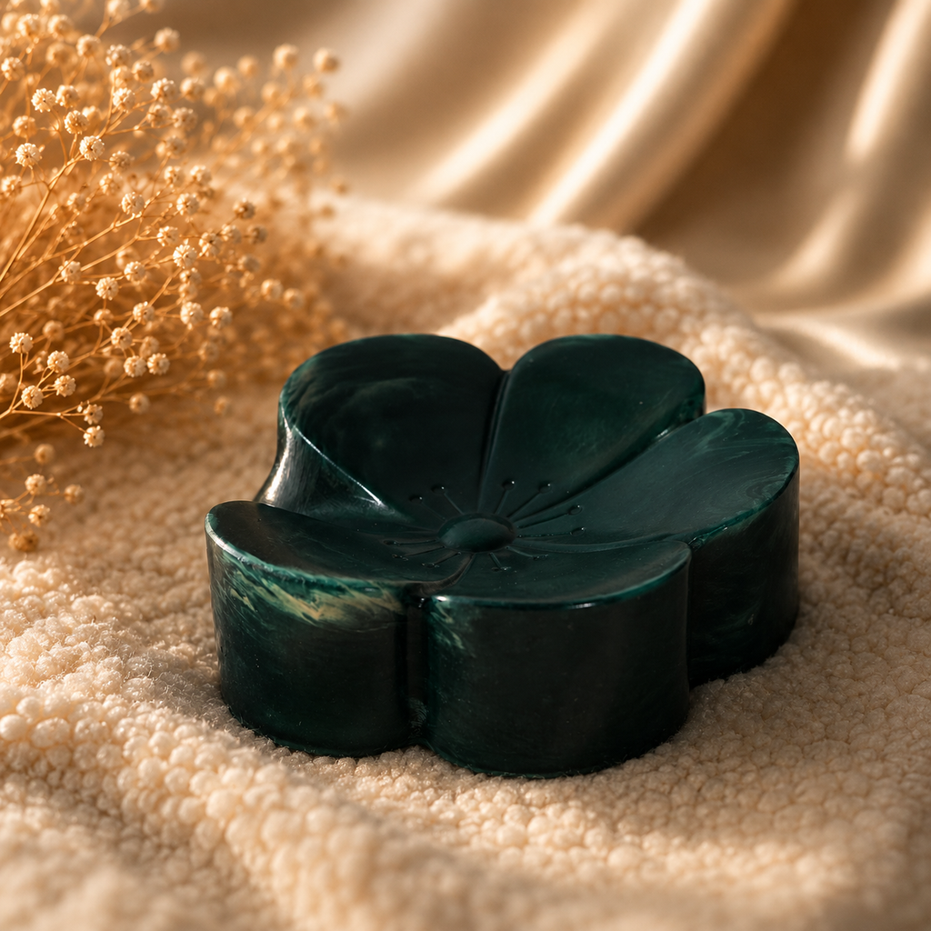 A stunning flower-shaped trinket holder with a beautiful marbled finish  Perfect for holding jewellery, crystals or little treasures A gorgeous touch of luxury for any space